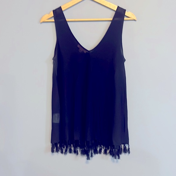 NWOT Navy Blue Lilly Pulitzer Fringe Tank - Picture 2 of 3